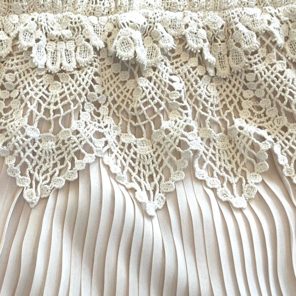 Willow & Clay Women's Cream Crochet Pleated Skirt Lined Mini Dress SZ XS NWT - Picture 10 of 13